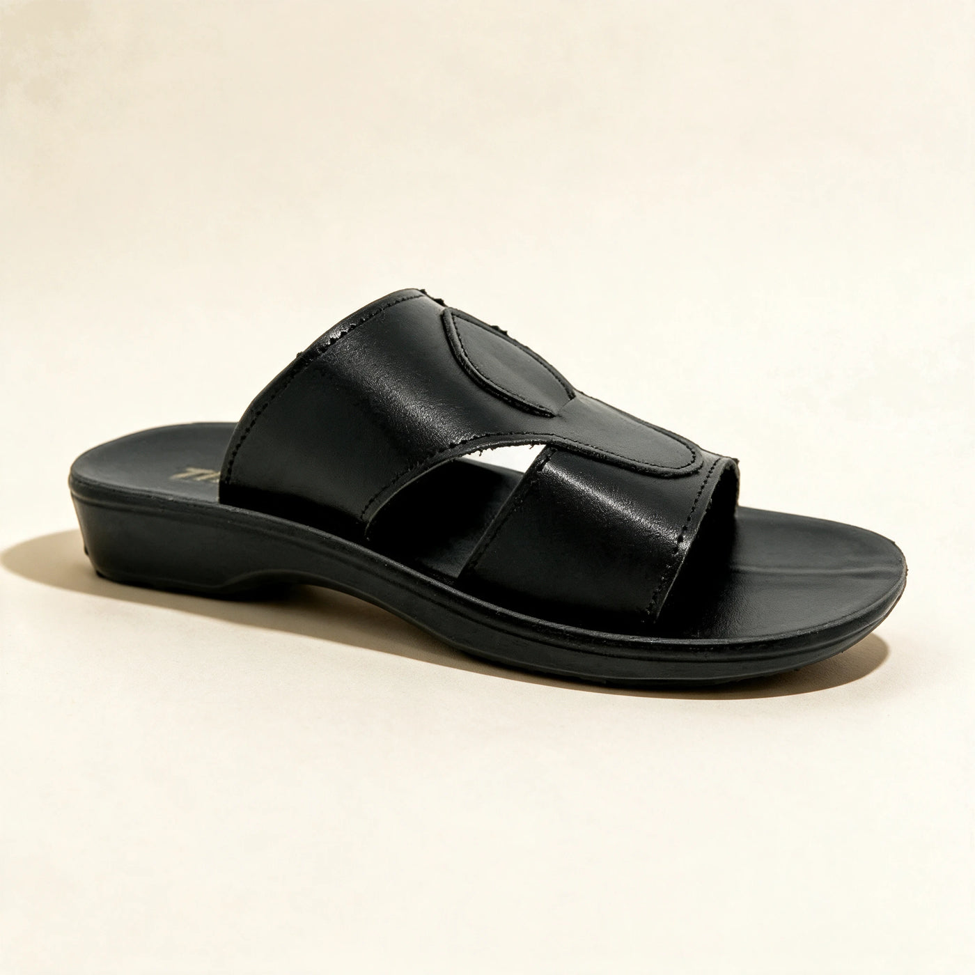 8105 — Signature sandal, Black