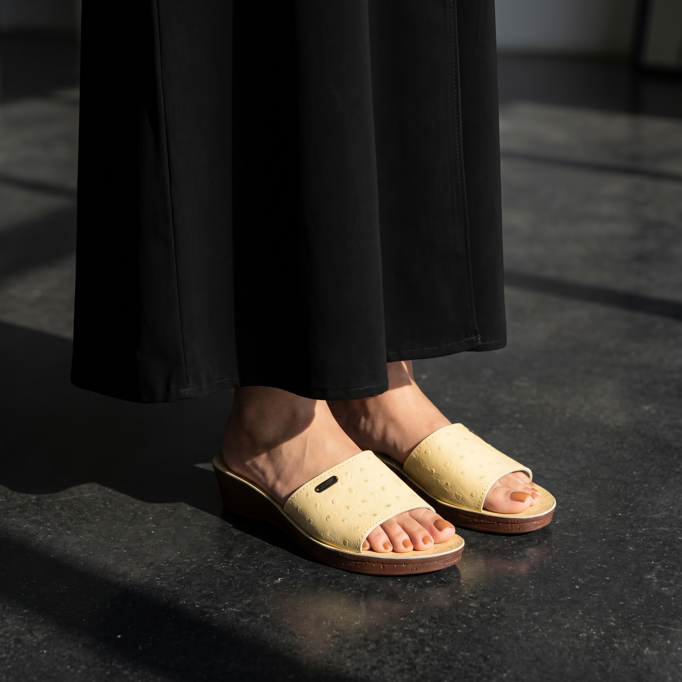3000 — Ladies' wedge slide, Beige – view 2
