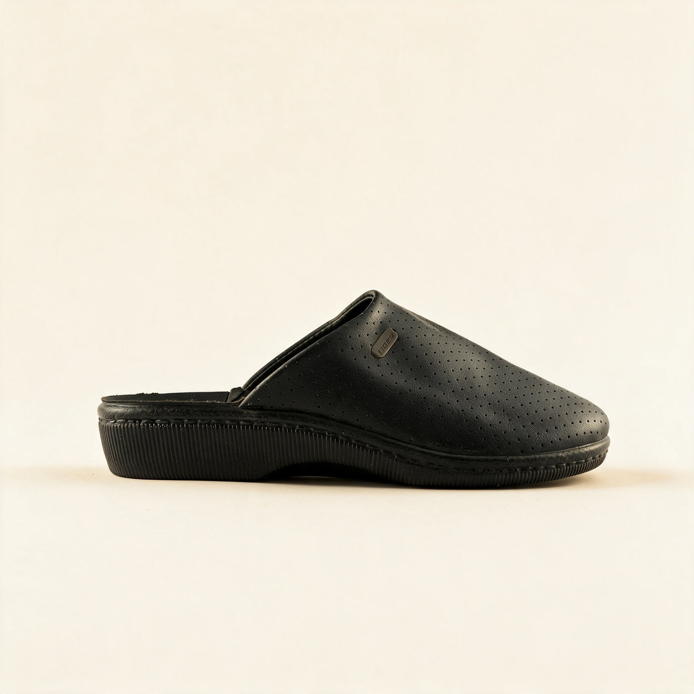 4212 — Men's closed-toe mule, Black