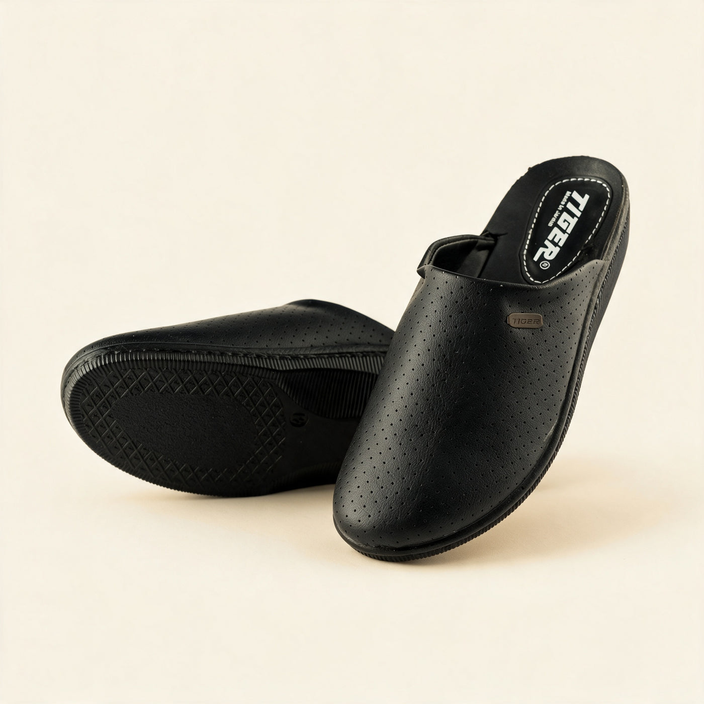 4212 — Men's closed-toe mule, Black &ndash; view 2
