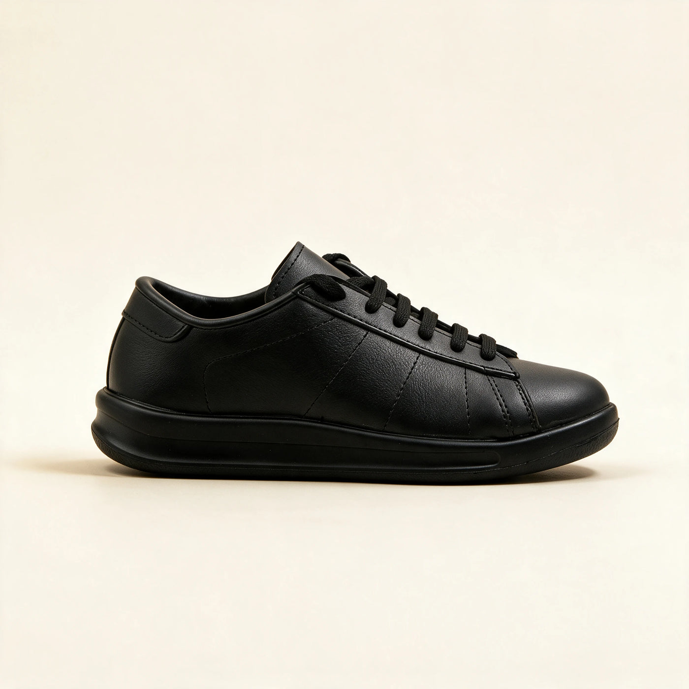 701 — Lace-up sneaker, Black