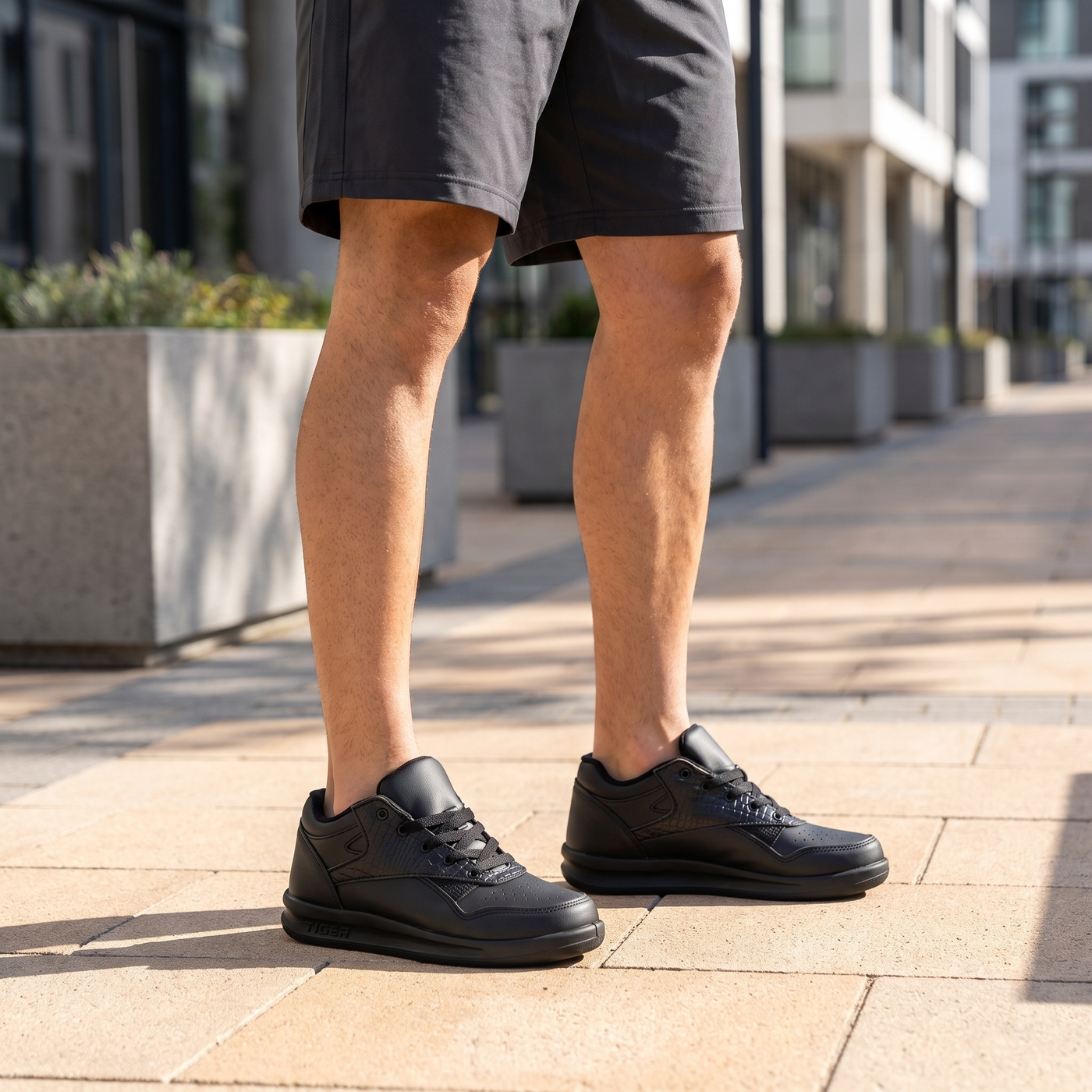 1007 — Court sneaker, Black &ndash; view 2